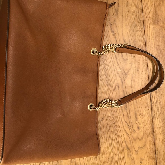 Michael Kors laptop purse! - Picture 2 of 8